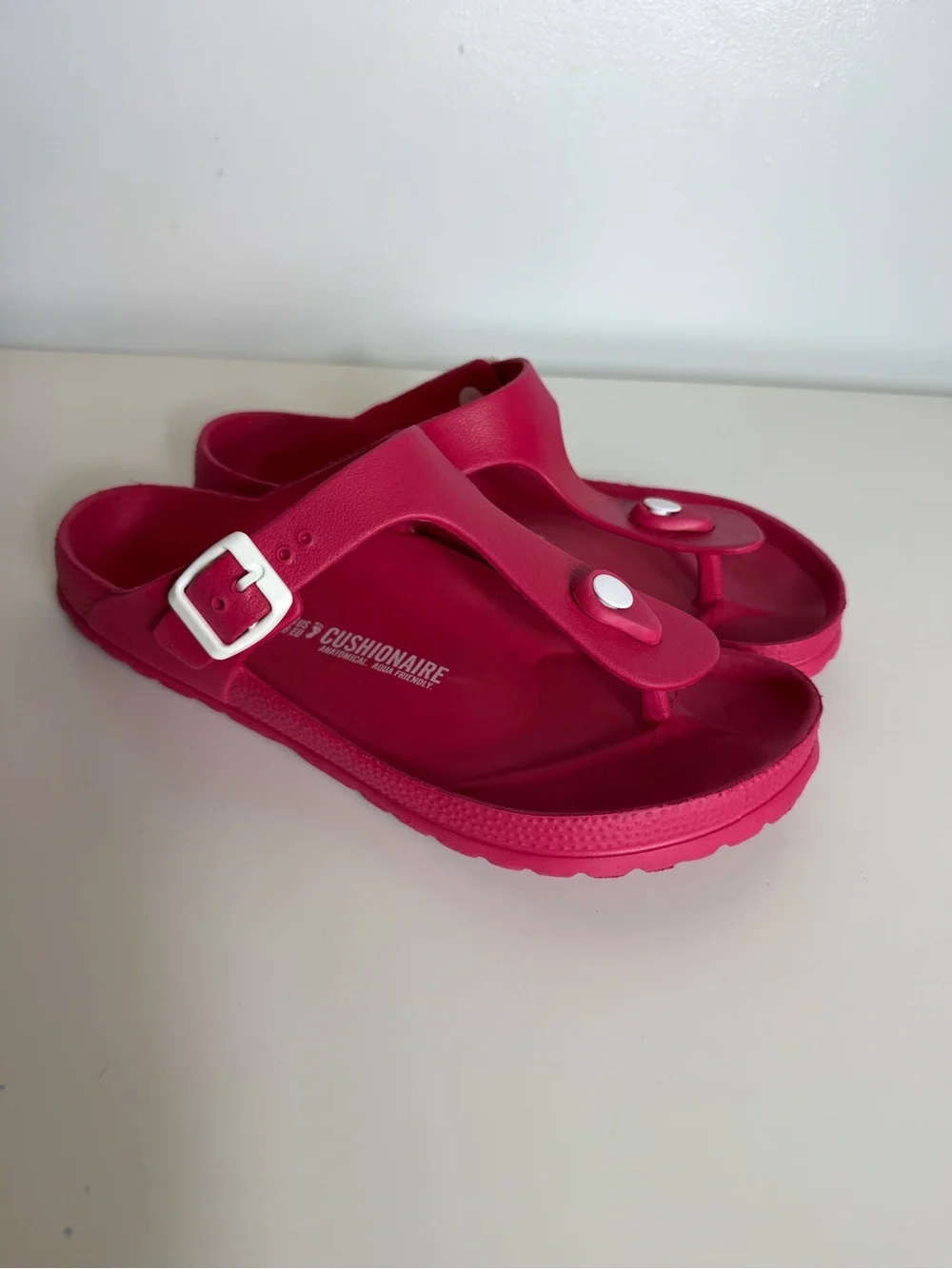 Cushionaire Women Hot Pink EVA Thong Sandals Size 8 Waterproof Buckle Slides